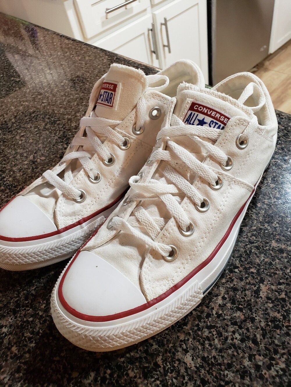 Converse All Star Low Top White Sneakers New Condition Size Women 9
